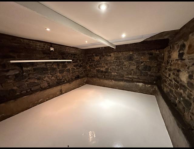 184M² OFFICE TO LET IN WOODSTOCK